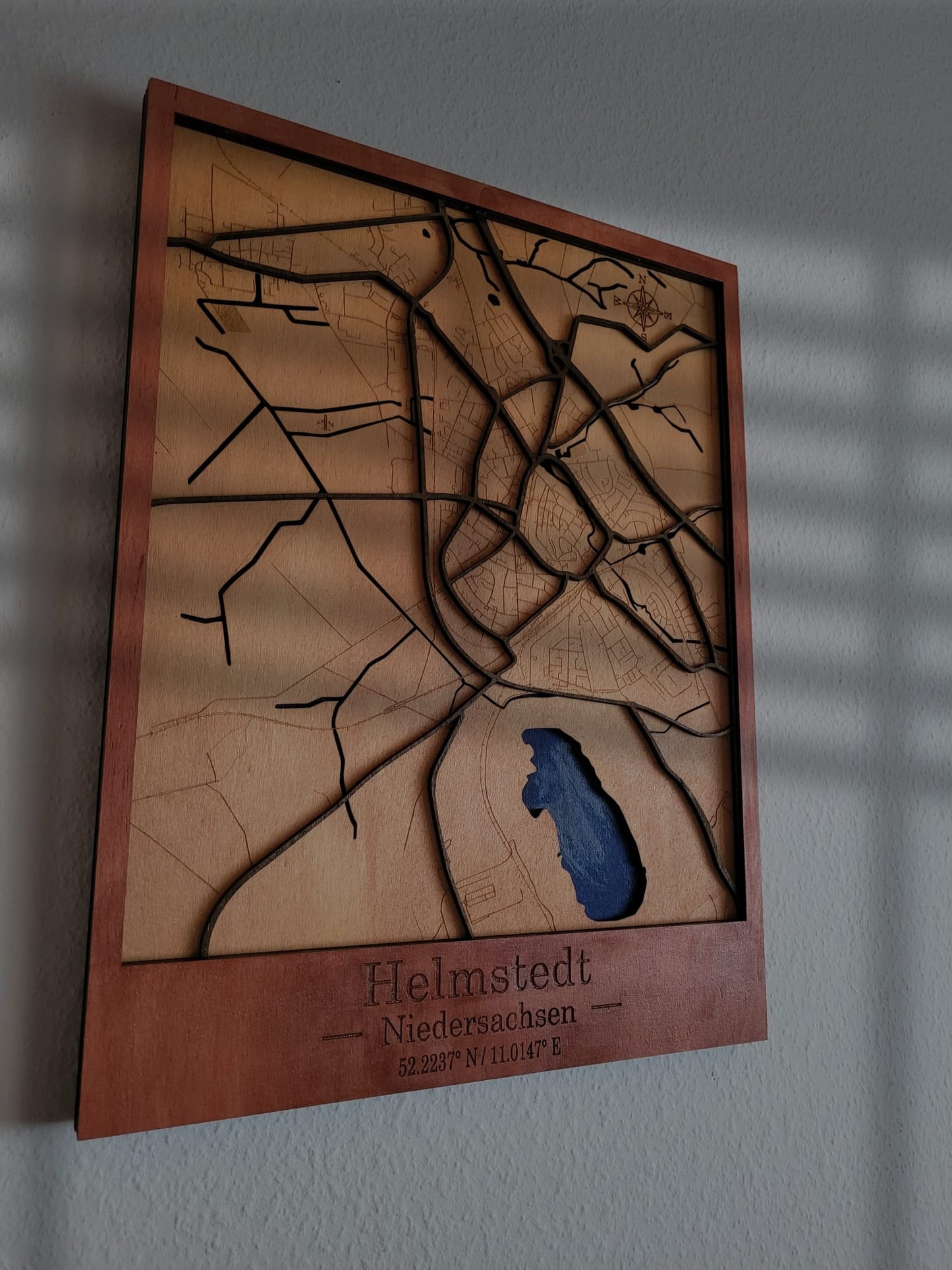 Dekorative Karte von Helmstedt HE Niedersachsen. Kunstvolle Mehrschichtige Holz-Wandkunst Lasergeschnittene 3D Wanddekoration