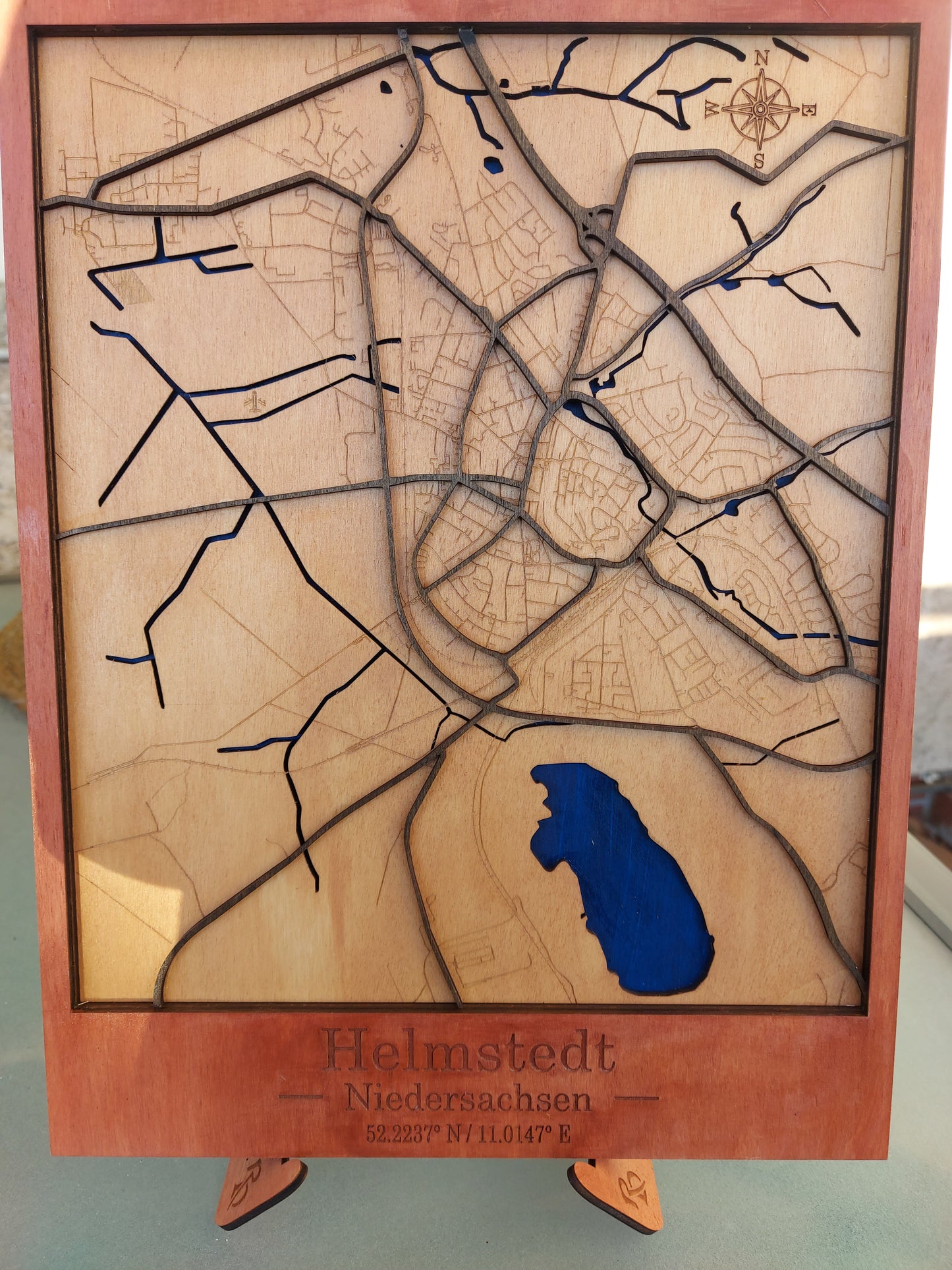 Dekorative Karte von Helmstedt HE Niedersachsen. Kunstvolle Mehrschichtige Holz-Wandkunst Lasergeschnittene 3D Wanddekoration