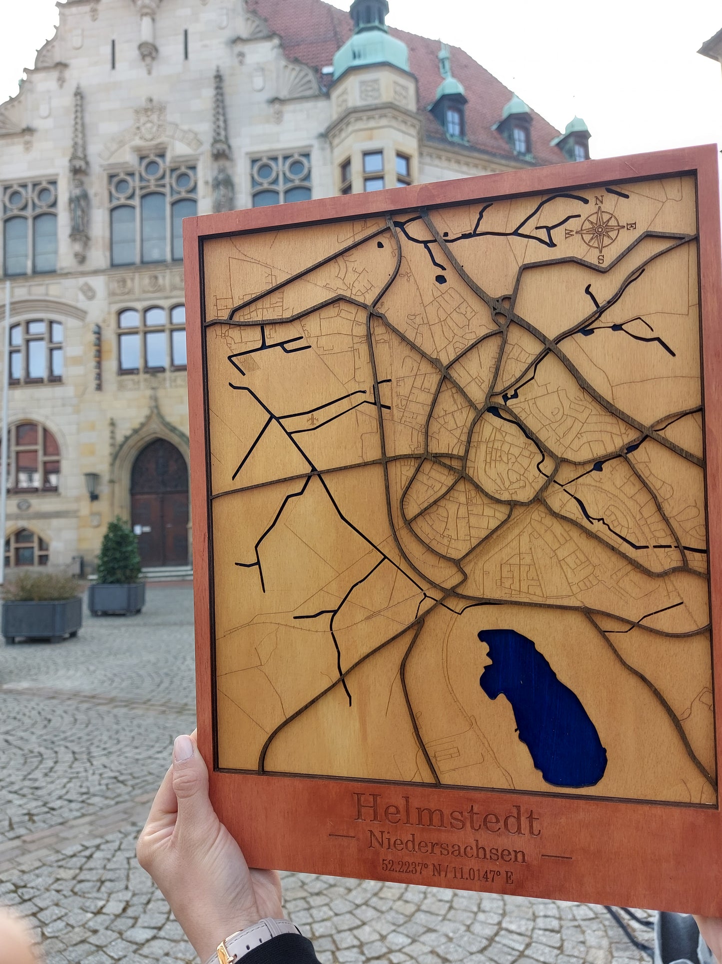 Dekorative Karte von Helmstedt HE Niedersachsen. Kunstvolle Mehrschichtige Holz-Wandkunst Lasergeschnittene 3D Wanddekoration